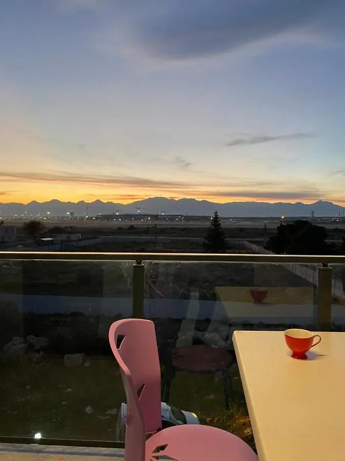 Lux 1+1 Apartment Airport View Antalya 0*,