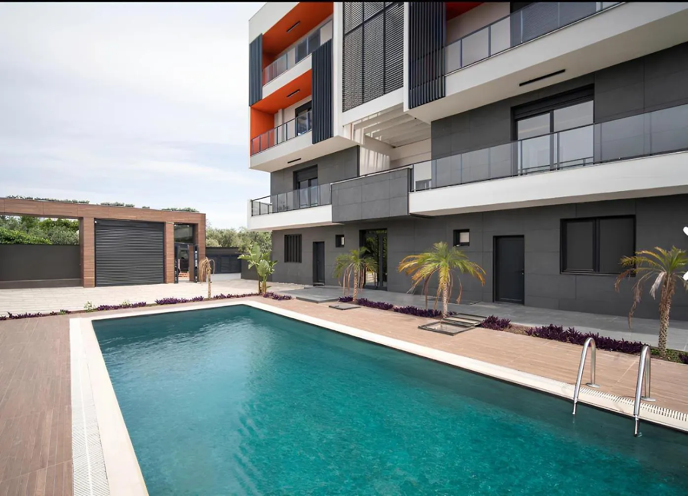 Lux 1+1 Apartment Airport View Antalya
